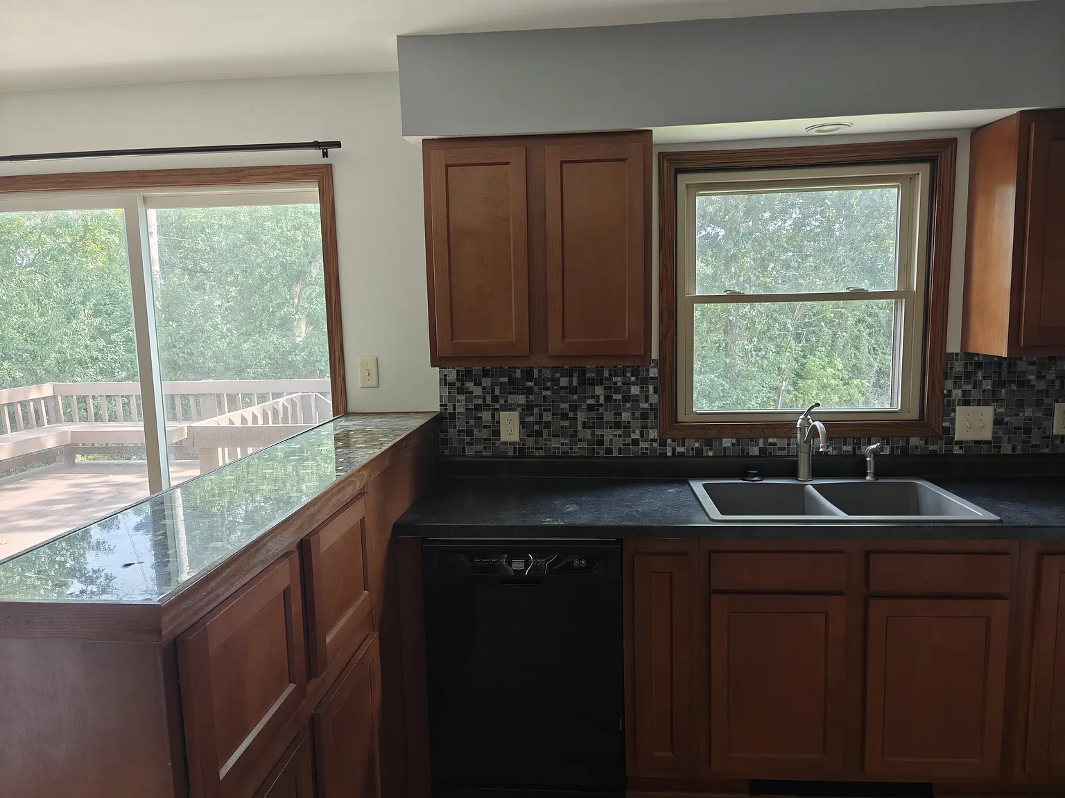 2 bed, 1100 sqft, $1,395 — Photo 2