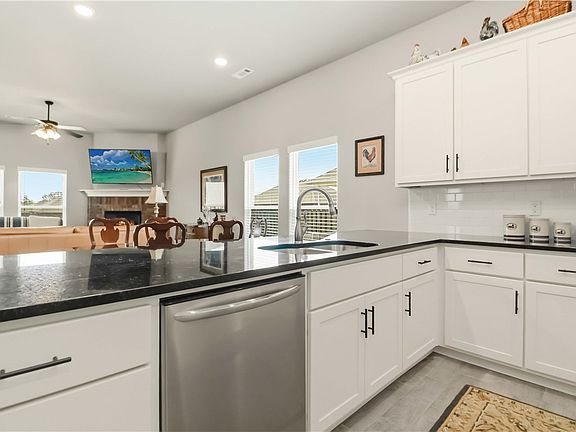 5th image of 309 Fox Cir