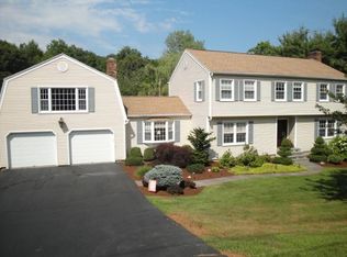224 Putting Green Rd, Trumbull, CT 06611