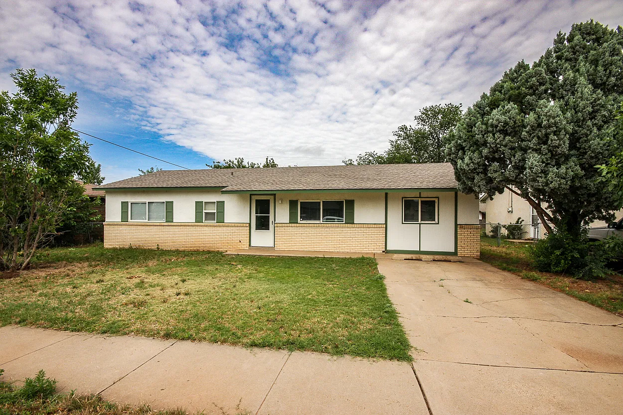 4 bed, 1300 sqft, $1,300 — Photo 1
