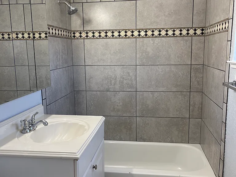 1705 Linden St #2 — Photo 15