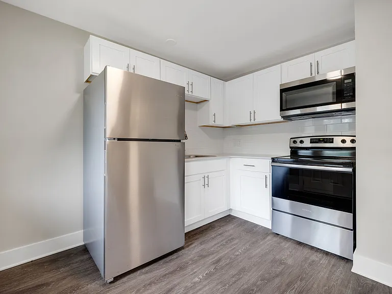 4500 Dewey Ave Apartments — Photo 5