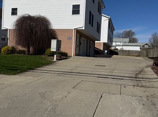 2400 3rd St APT A, Cuyahoga Falls, OH