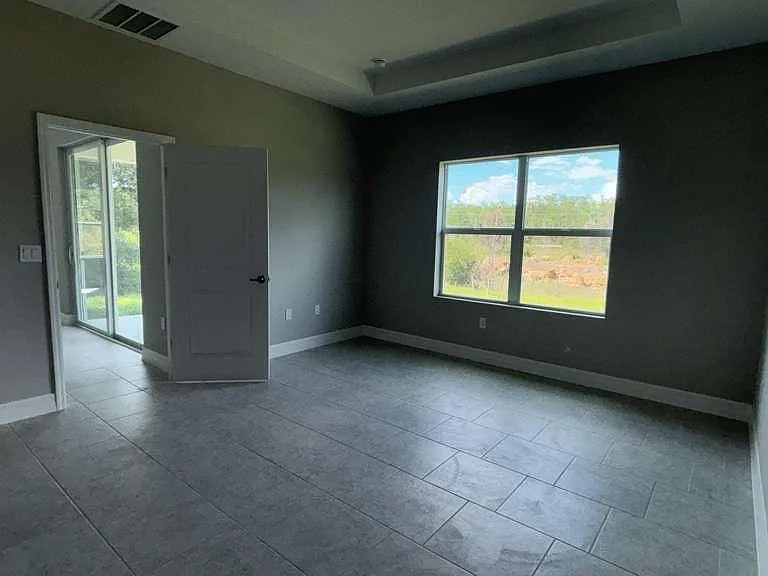 460 Westchester Dr — Photo 9
