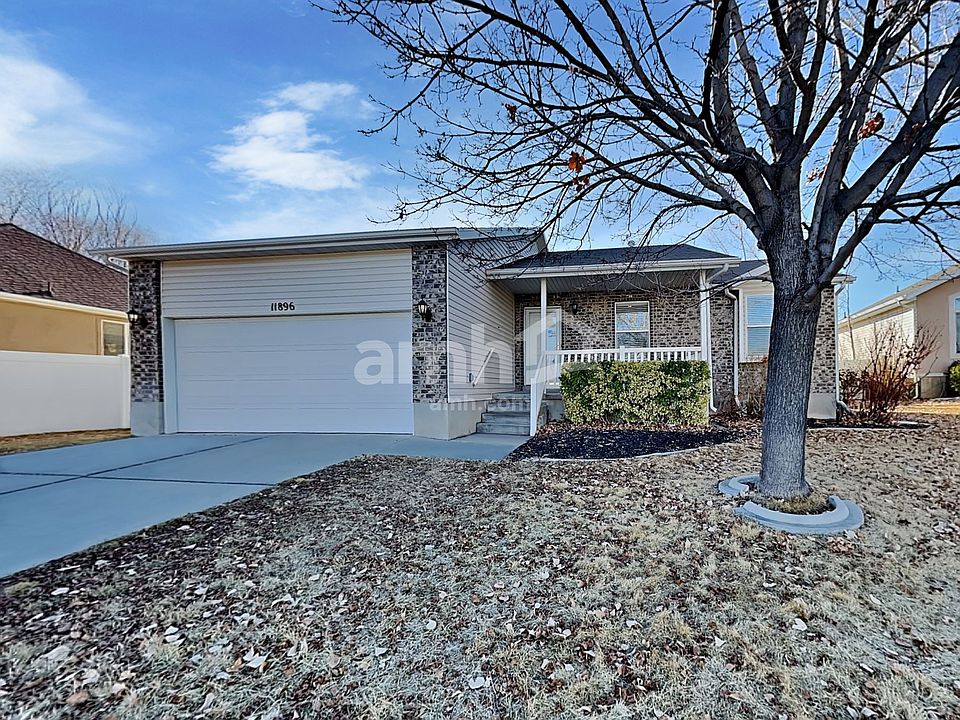 1st image of 11896 S Goldsmith Ct