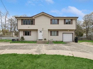 608 College Rd, Farmingville, NY 11738