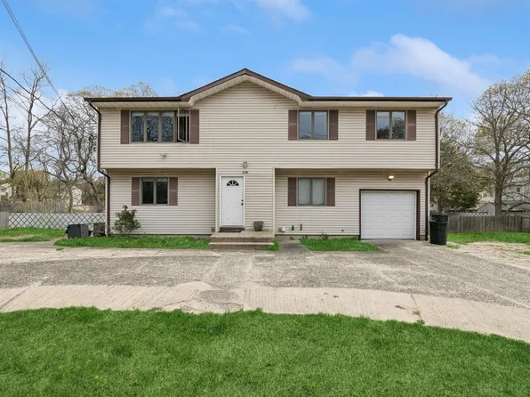 608 College Road, Farmingville, NY 11738