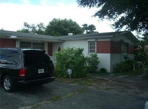 1st image of 605 NE 163rd St