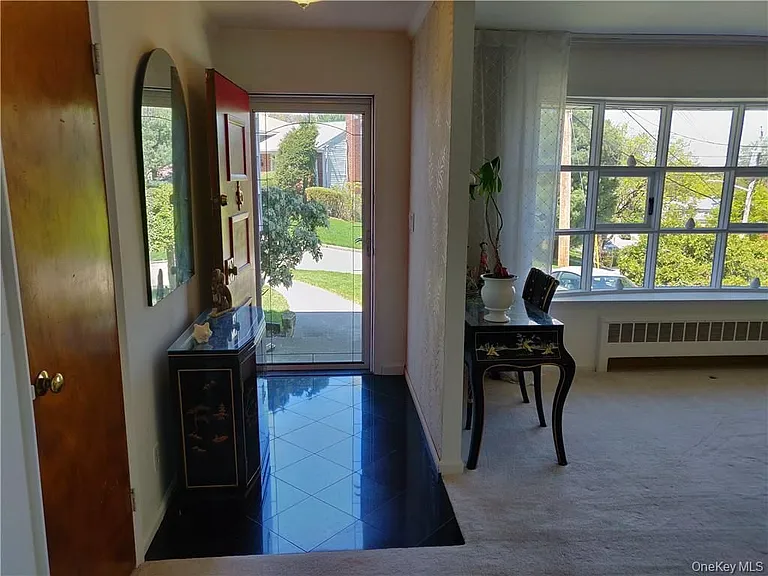 61 Homecrest Oval — Photo 1