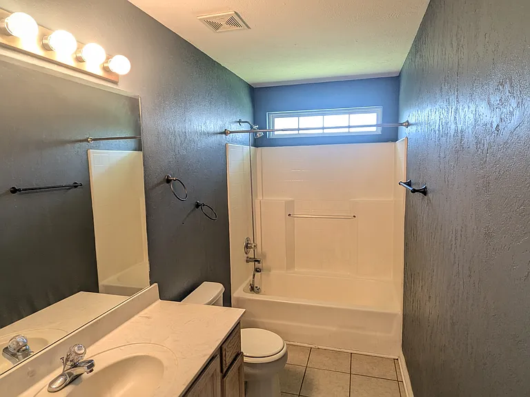 1704 Chris Dr — Photo 19