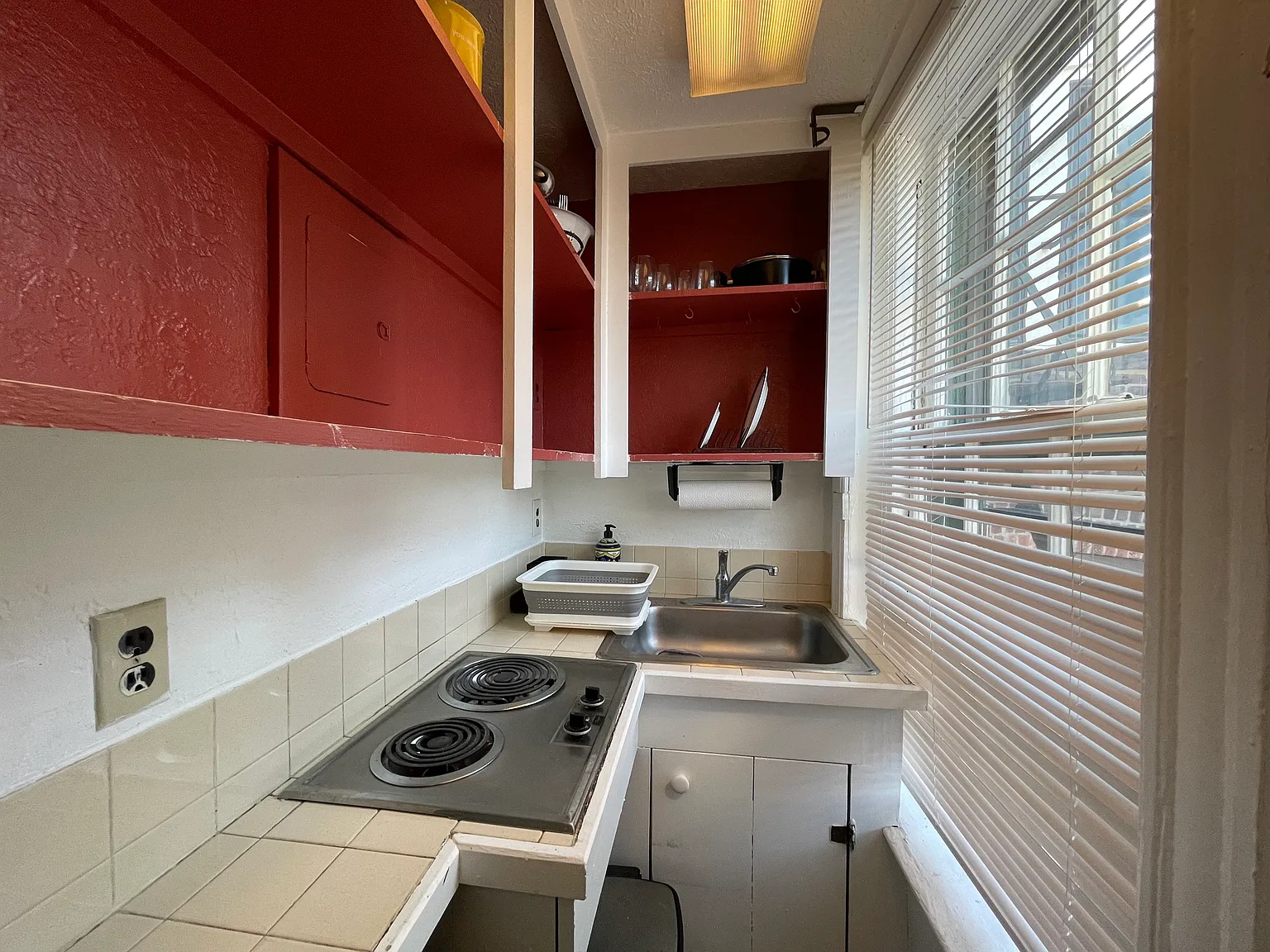 Studio, 450 sqft, $2,600 — Photo 4