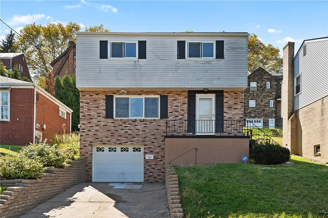 135 Koegler Ave photo 1