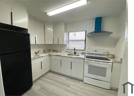 2 bed, $1,900 — Photo 4