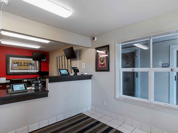 Lobby and Guest Check-in