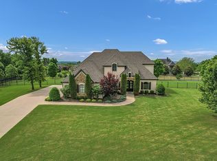 3879 W Norwood Pl, Fayetteville, AR 72704
