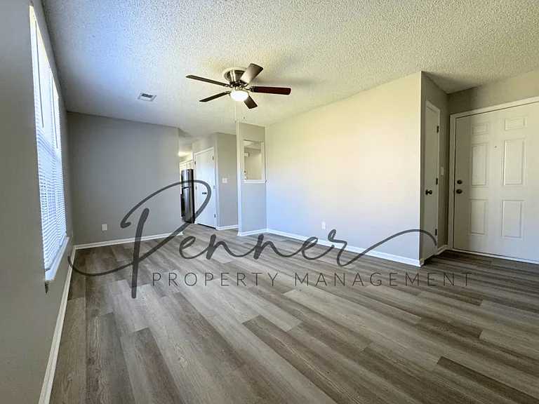 517 Sky Vue Dr #A — Photo 3