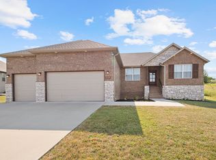 2120 N Bradbury Ln, Ozark, MO 65721