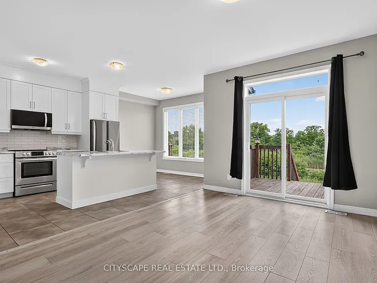 27 Lamb Cres — Photo 13
