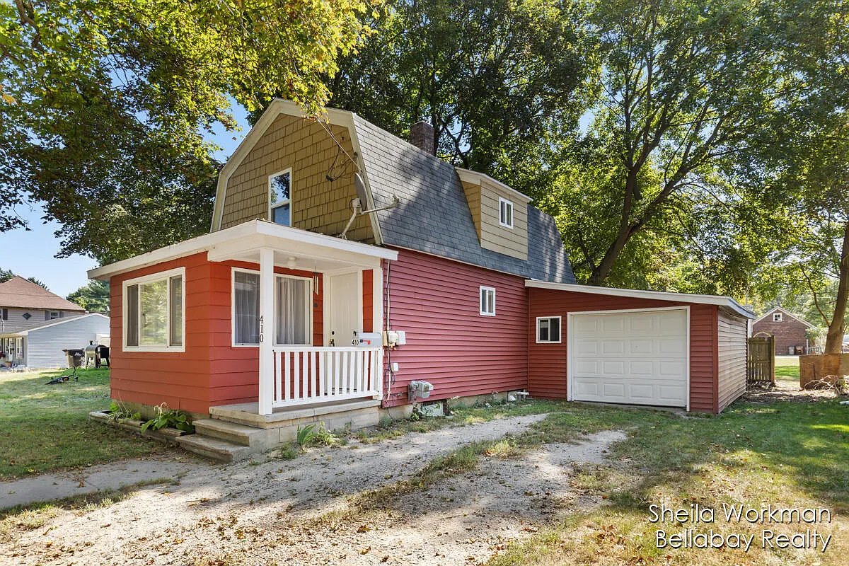 410 E Madison St photo 1