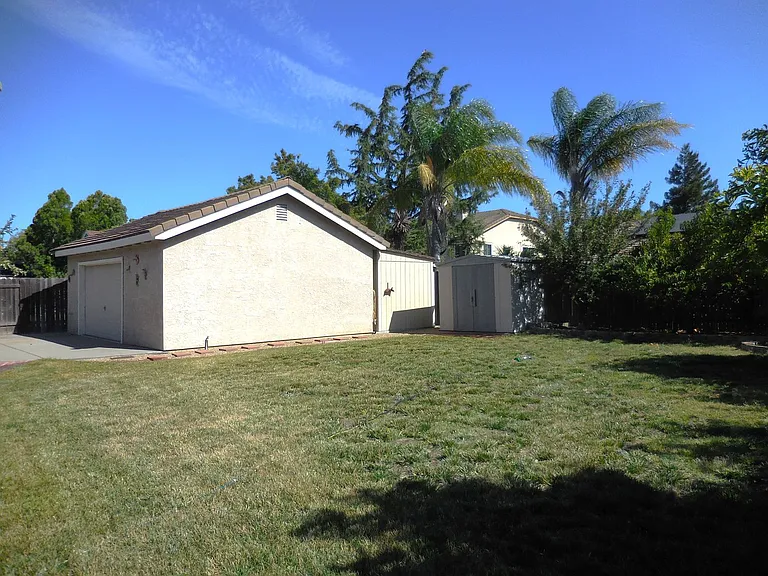 1079 Stillspring Dr — Photo 21