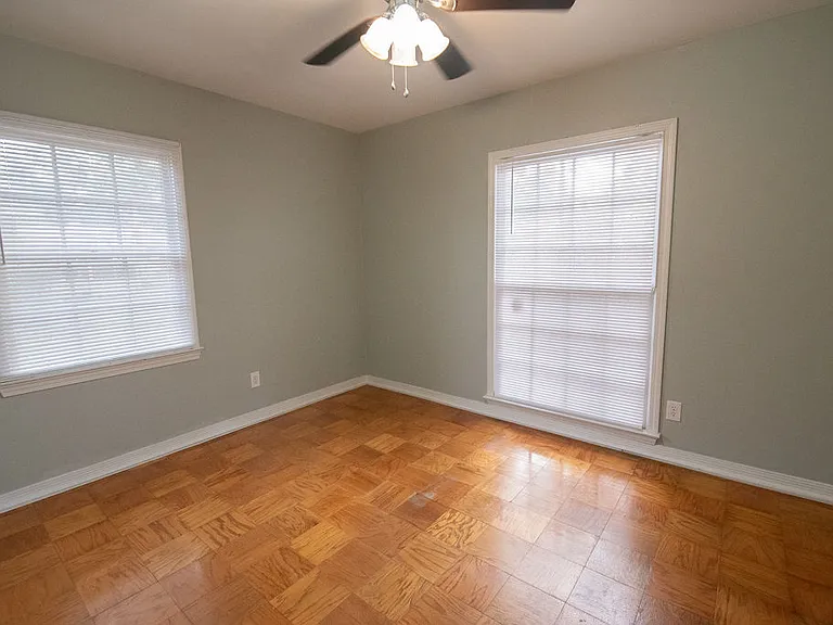 4361 Montclair Cir E — Photo 18