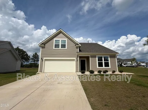 468 Winding Creek Dr, Lillington, NC 27546