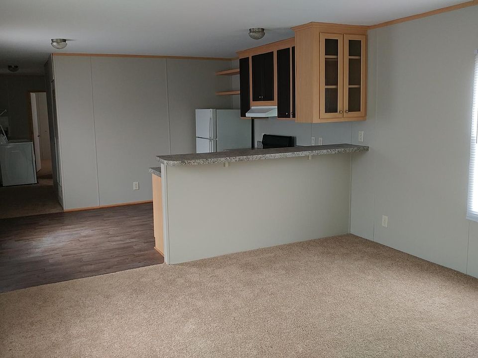 1st image of 469 Linda Ln