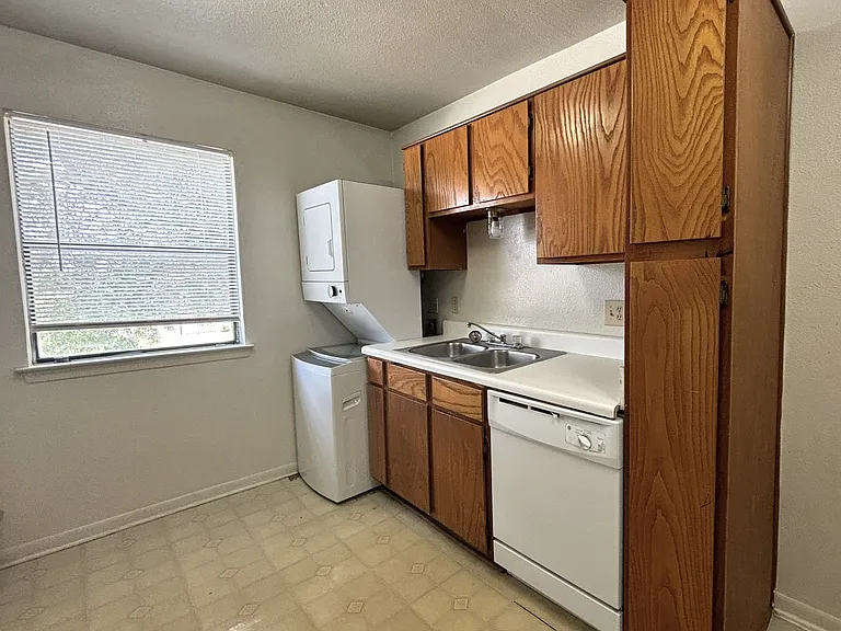 305 Northern Dove Ln #C — Photo 10