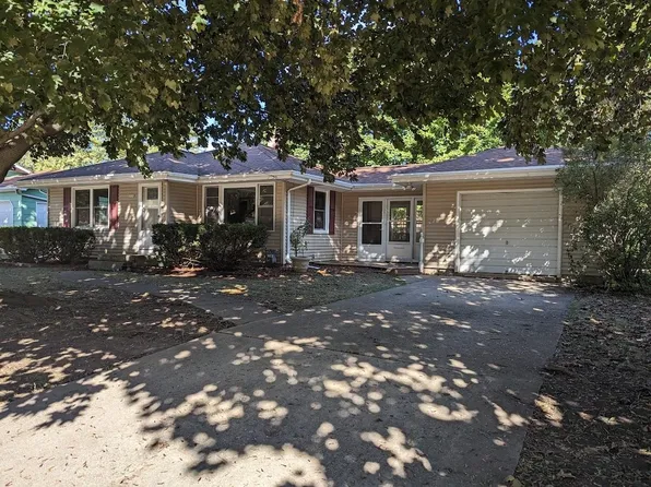 1026 Coolidge Ave, Oshkosh, WI 54902