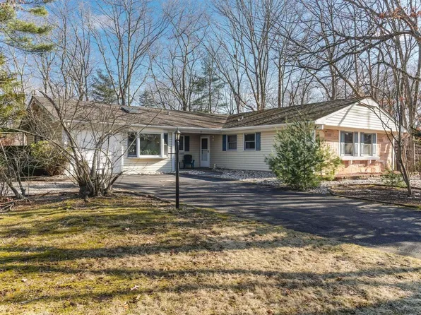 17 Blackwell Lane, Stony Brook, NY 11790