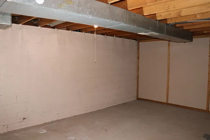 1596 Lake St — Photo 17