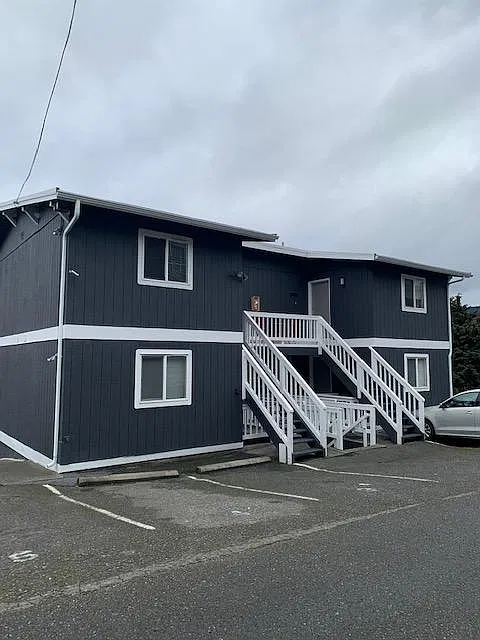 2 bed, 700 sqft, $1,925 — Photo 1