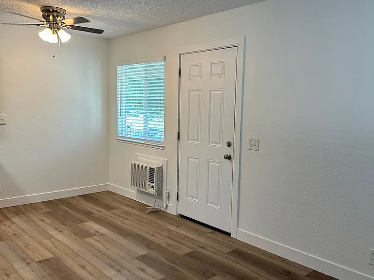 225 Boulder Creek Dr — Photo 4