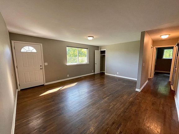 2nd image of 276 Ivywood Dr