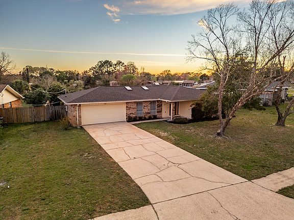 2nd image of 32 Lakeview Dr