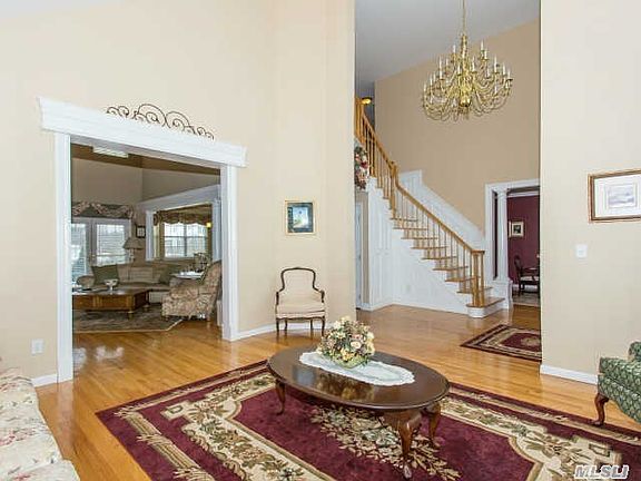 5th image of 3 Holly Ct