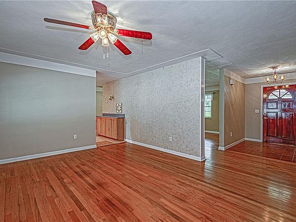 3rd image of 3101 Young Ct