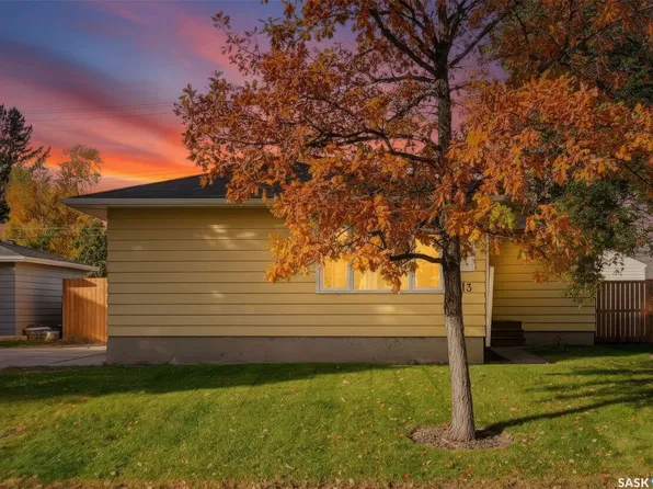 13 Stewart Avenue, Saskatoon, SK S7L 3S5