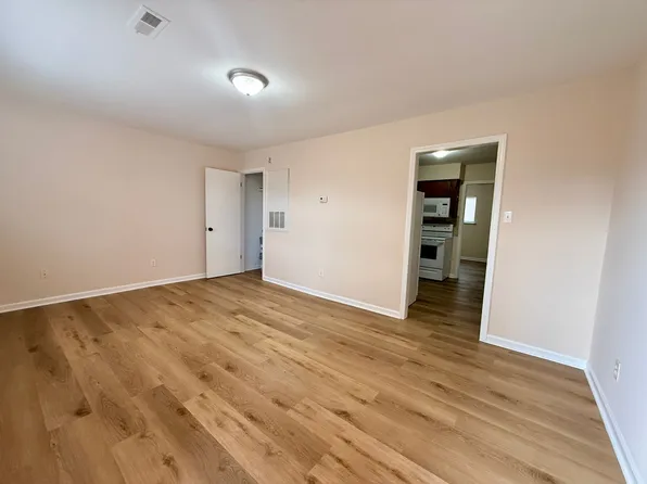 Exclusive 1 Bedrooms close to Duke