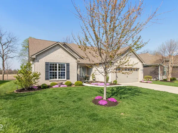 4220 Backstretch Ln, Bargersville, IN 46106
