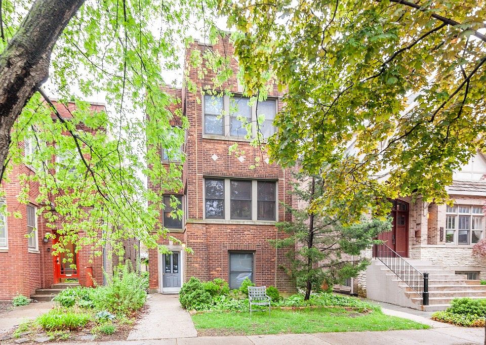 1st image of 2725 W Sunnyside Ave #G
