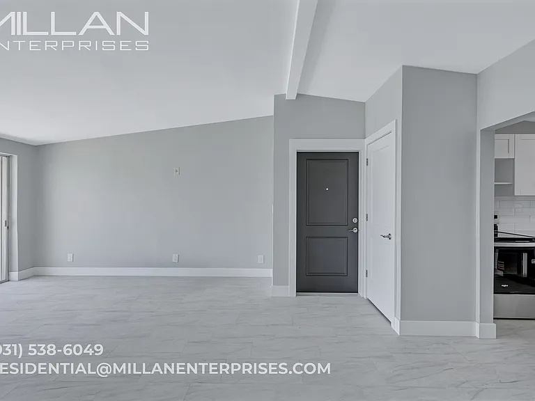 325 Capri Boulevard — Photo 55