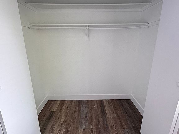 5th image of 109 Misty Ct