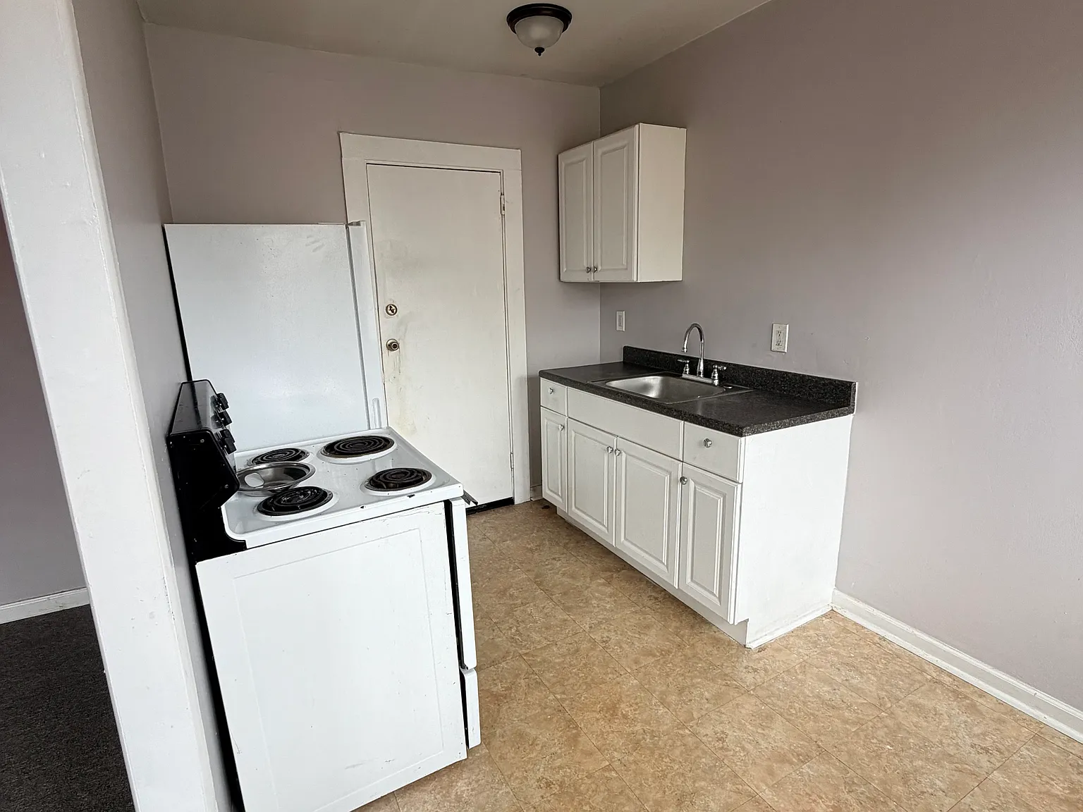 Studio, 800 sqft, $1,000 — Photo 2