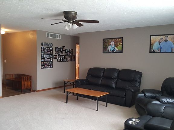 5th image of 2790 Carol Pl