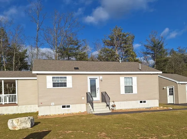 30 Topaz Ter, Gardner, MA 01440