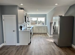 190 E Main Rd #3, Middletown, RI 02842