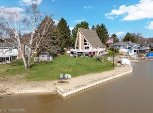 2879 Sunset Cir, Metamora, MI