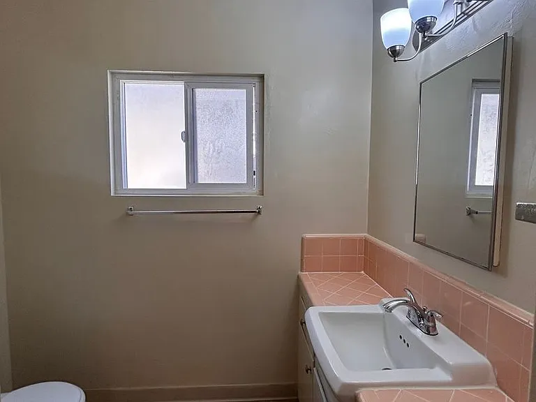 521 S Grevillea Ave — Photo 13