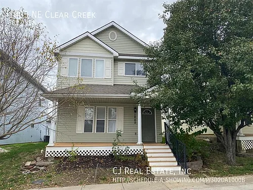 1005 NE Clear Creek Dr Photo 1